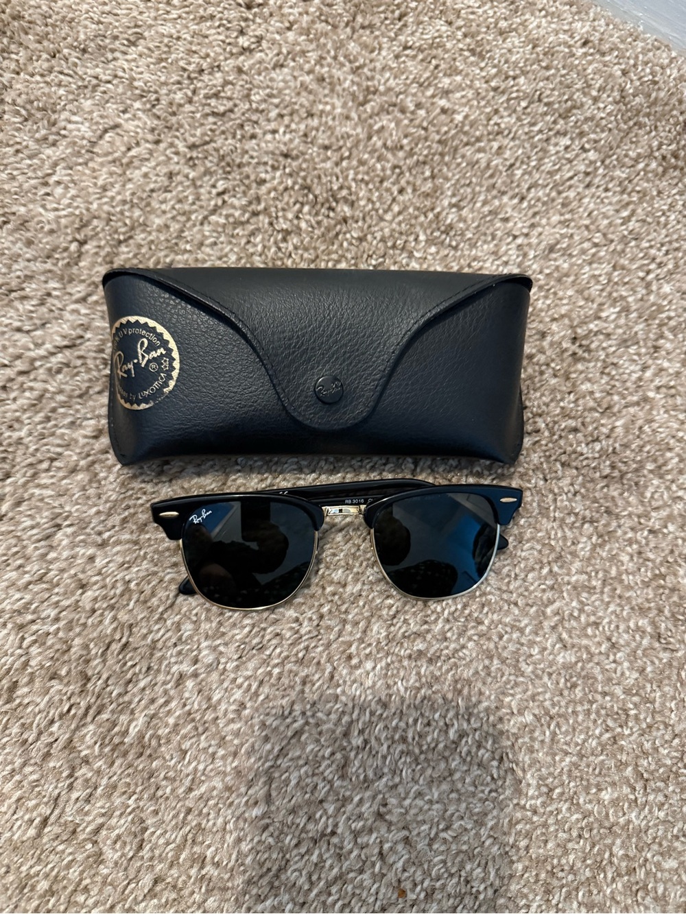 Ray-Ban Men's Black Sunglasses with Black Case